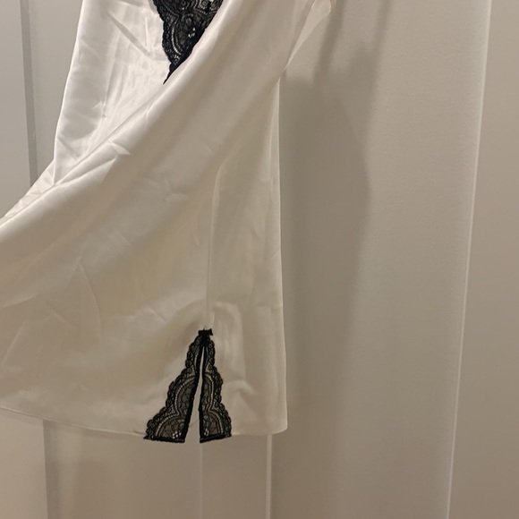 Victoria’s Secret chemise - Picture 3 of 3